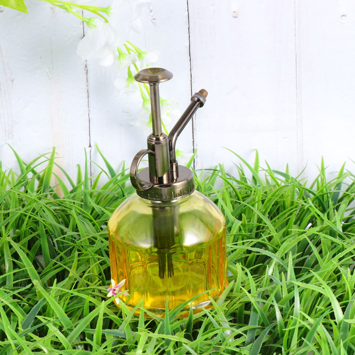 1PC Glass Watering Pot Vintage Glass Mist Spray Kettle Portable Hand Pressure Type Watering Can Garden Art Glass Spray Bottle for Home Store Yellow