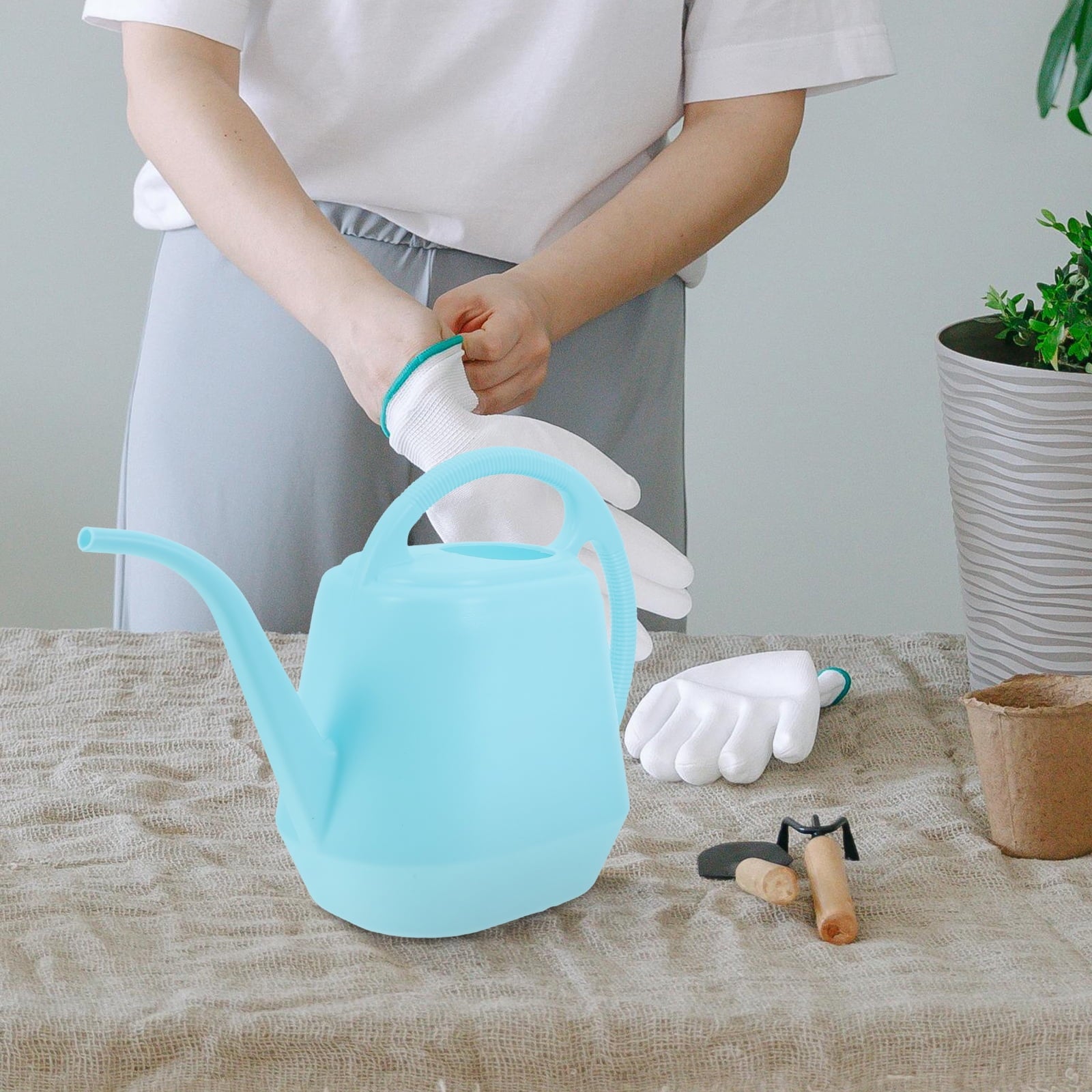 Garden Watering Can with Long Spout Watering Kettle Large Capacity 4L Gardening Water Can Plant Waterer For Outdoor Indoor Plants