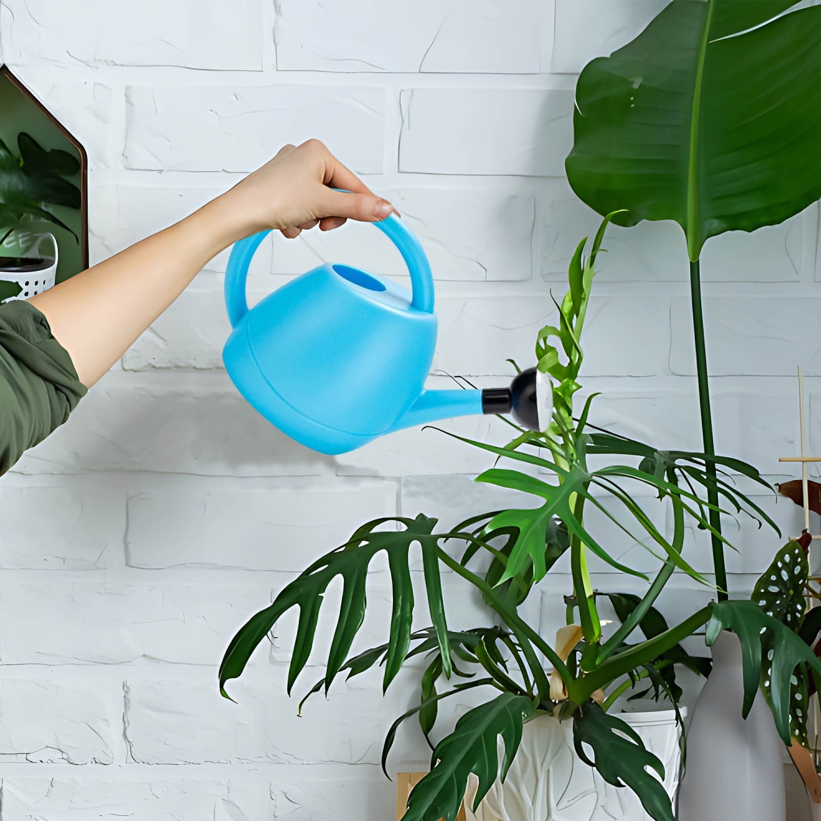 Watering Can Indoor Plants, Long-Spout Water Spray Bucket, Cute Flower Design Small Gardening Can for Indoor and Outdoor Plants